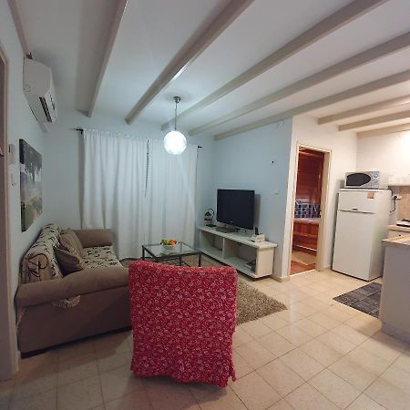 Apartamento בחצר של טובה Hazon Exterior foto
